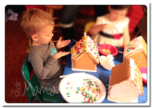 mama, yook at my house. it's a bad guy house, it has blasters and bombs